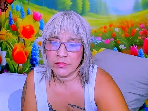 indianroxy's Live XXX Chat