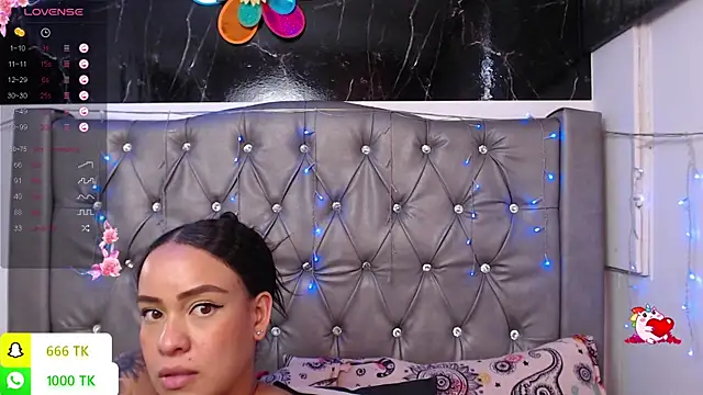 XXX chat uživo modela LAILAGUMMY