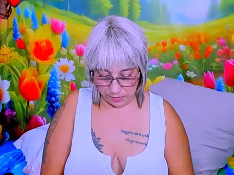 indianroxy Adlı Modelin Canlı XXX Sohbeti