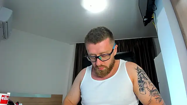 XXX chat uživo modela Findom_guy
