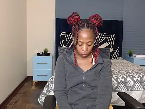 XXX chat uživo modela QUEENMANDYY