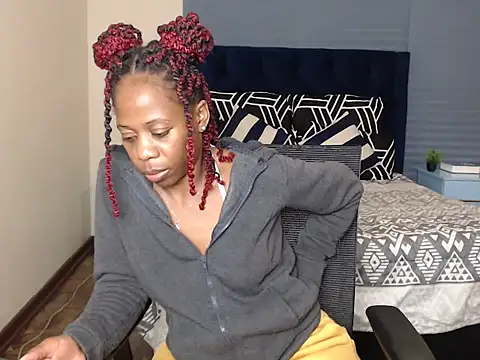 QUEENMANDYY's Live XXX Chat