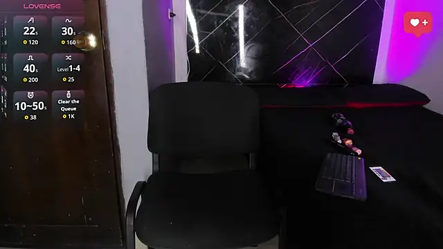 Adrian_Wolf Live XXX-chat