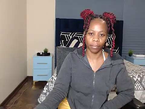 XXX chat uživo modela QUEENMANDYY