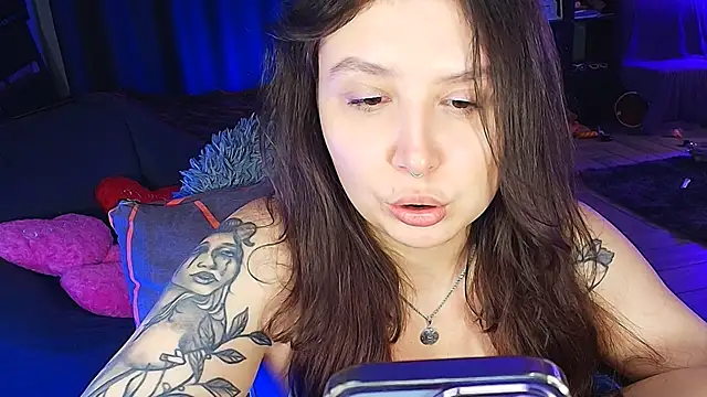 NicoleFancyのライブXXXチャット