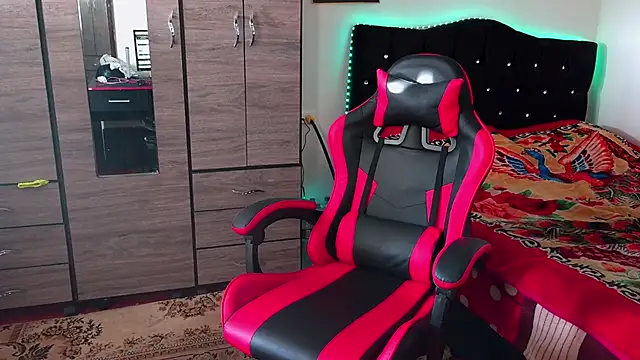 XXX chat uživo modela samael1107