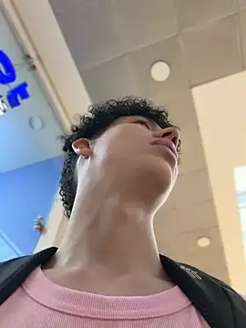 yoursexyjose 现场XXX聊天