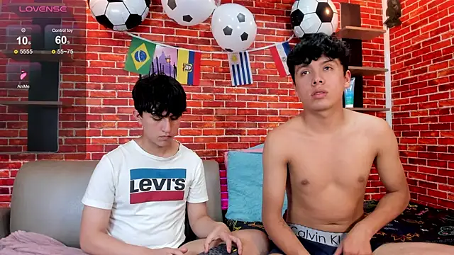 Hoot_boyss_ – Naživo XXX chat