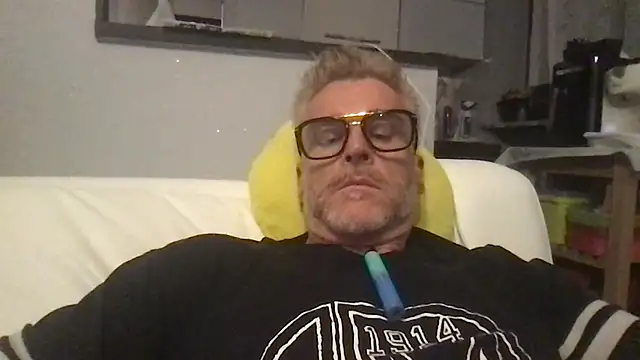 Онлайн чат XXX Axl_hot