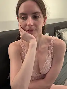 ErikaJensen's Live XXX Chat