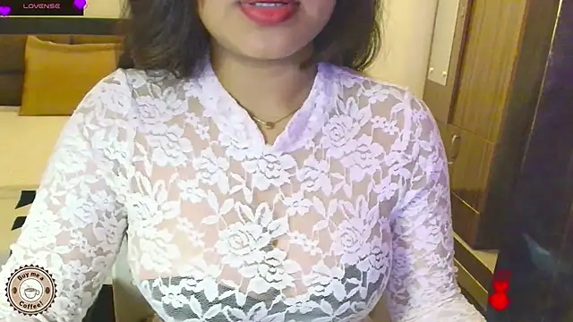 Yara-143's Live XXX Chat