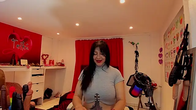 Sarah_teiku's Live XXX Chat