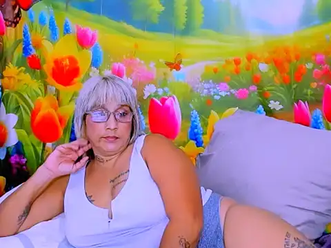 indianroxy XXX чат на живо
