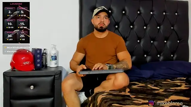 mikeblaree's Live XXX Chat