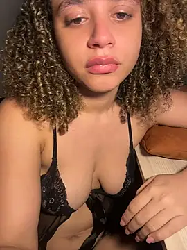 צ'אט XXX בשידור חי של KittyTwerk_2