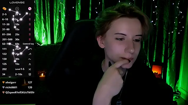 _Shadow_devil__'s Live XXX Chat