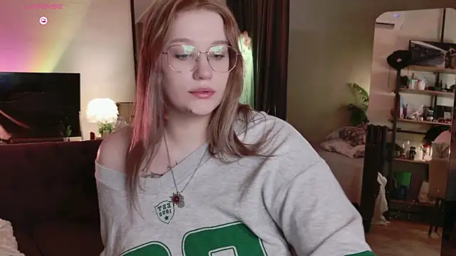 Morvelyn Chat XXX live