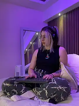 GabyRose9 Adlı Modelin Canlı XXX Sohbeti