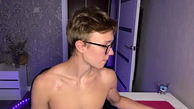 yyyyesssbb's Webcam Show