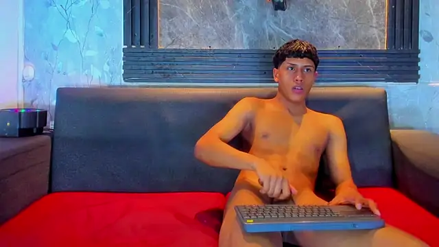 EMILIANO_BLESS Live XXX Chat