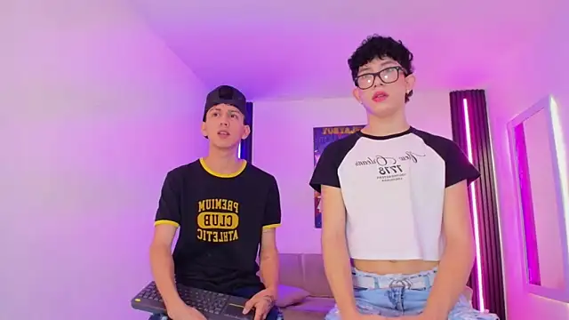 Marcus_and_Tony Chat XXX in diretta