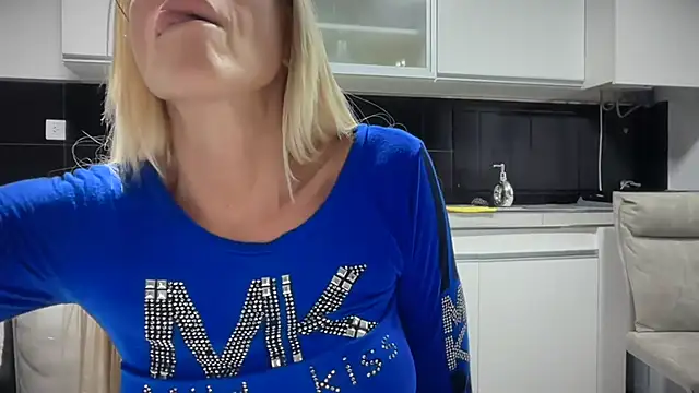 Reyna63 Adlı Modelin Canlı XXX Sohbeti