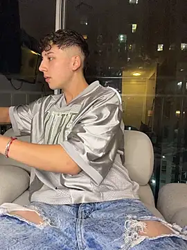 OLIVER_K Adlı Modelin Canlı XXX Sohbeti