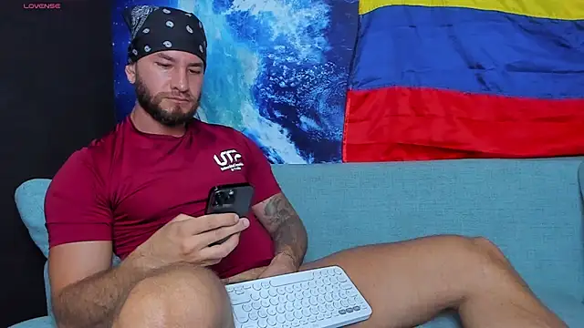 XXX chat uživo modela delessandro_world