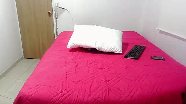 TouchDaddy4 live XXX chat