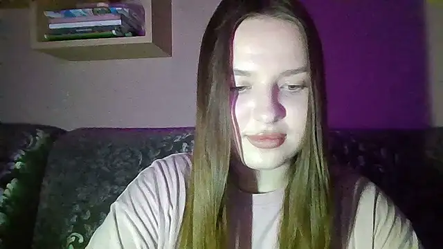 BratzDollVibes' Live XXX Chat