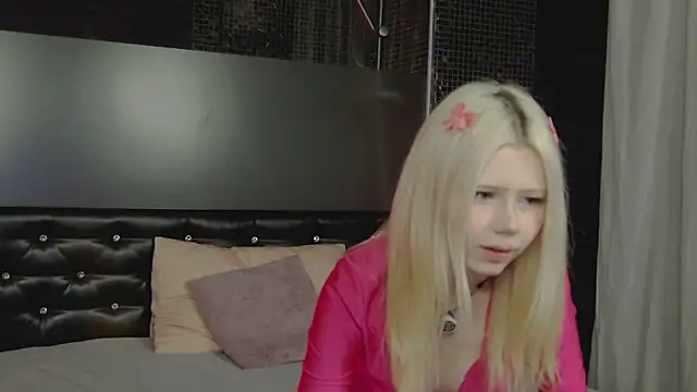 Lucy_Bambi Adlı Modelin Canlı XXX Sohbeti
