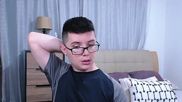 Živý XXX chat BlackFoXXX69