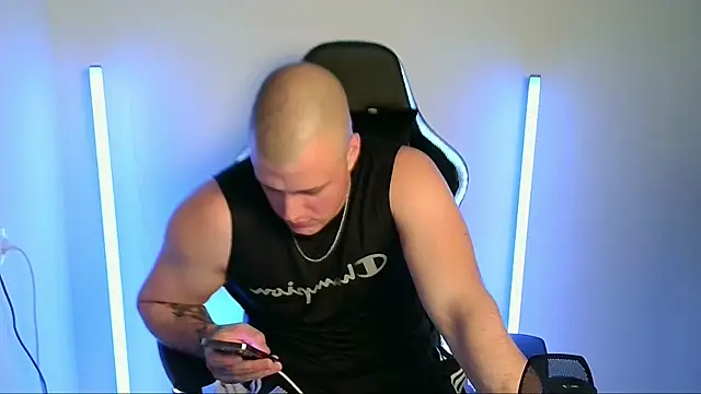 Bigbaald Adlı Modelin Canlı XXX Sohbeti