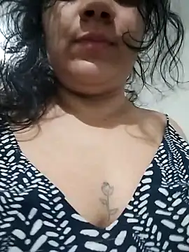 Mari29patty Adlı Modelin Canlı XXX Sohbeti