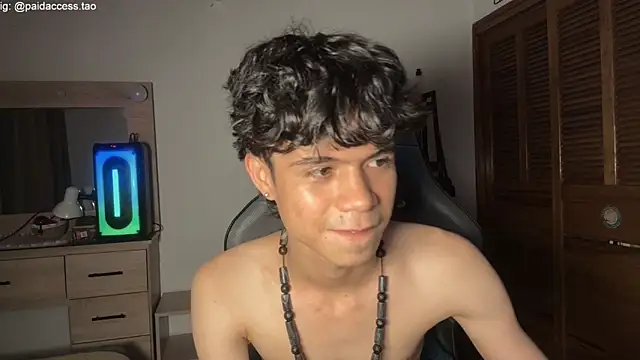Онлайн чат XXX OopsAgain_