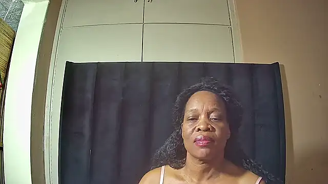 JoycyQueen Chat XXX in diretta