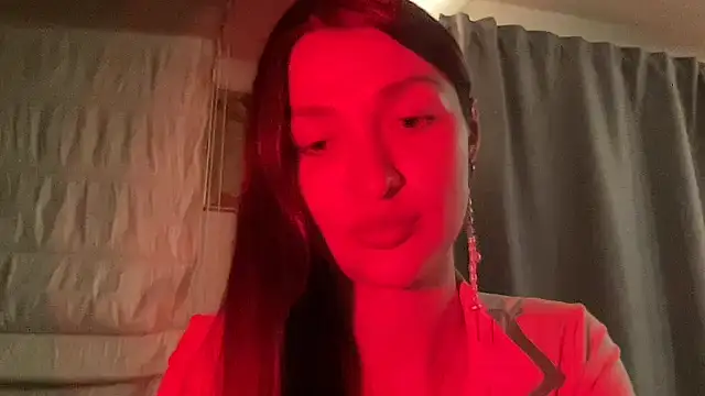 XXX chat uživo modela Nolenne