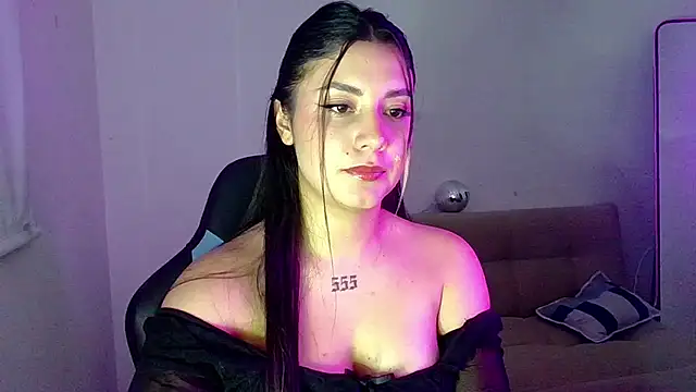 Lia_14_ Adlı Modelin Canlı XXX Sohbeti