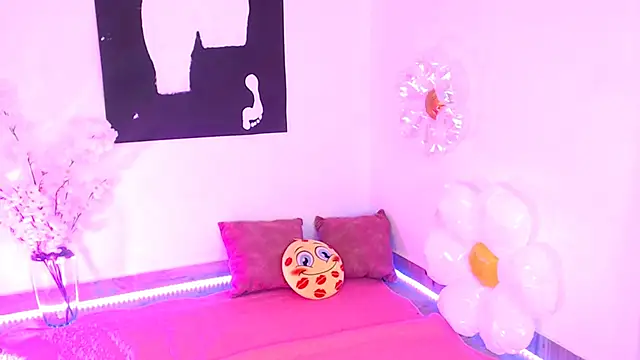 Sami-Queen Live XXX Chat