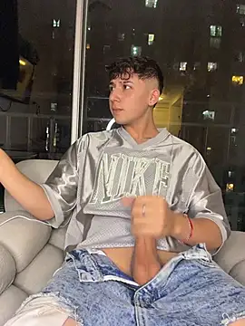 OLIVER_KのライブXXXチャット
