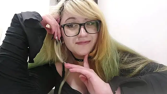 FeliniKatechini's Live XXX Chat