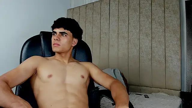 Toji_ferrer Chat XXX in diretta