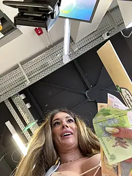 IsabellaEtthan XXX чат на живо