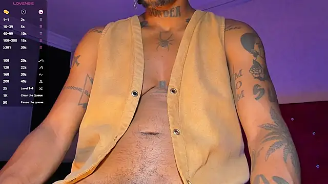 XXX chat uživo modela JhonyMiller_