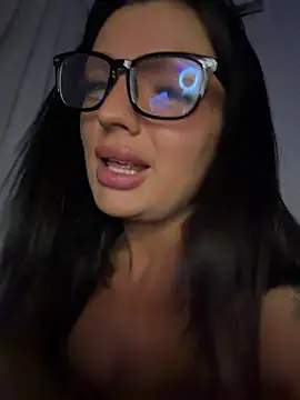 Chat +18 de miraa_bellaa ao vivo