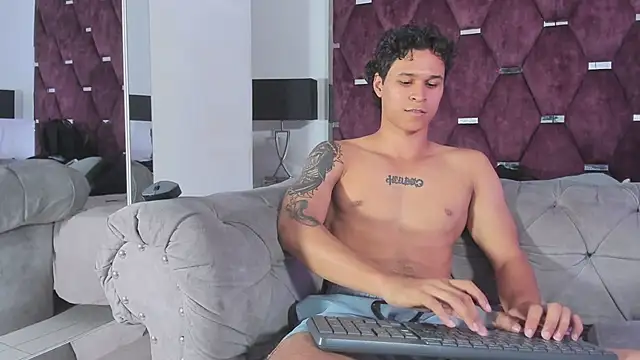 Živý XXX chat TonyBenedetti