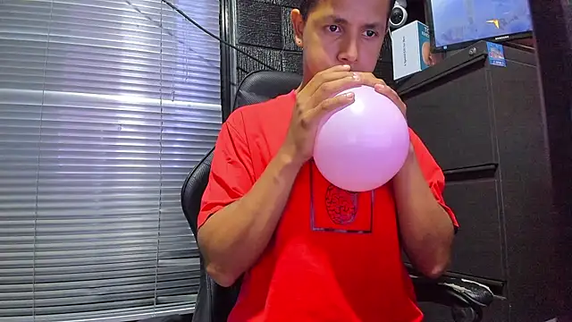 boy_bigcock24cm's Webcam Show