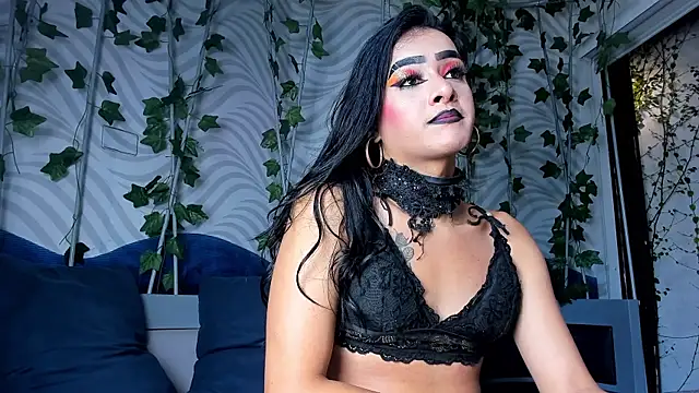 Sienna_Dark Adlı Modelin Canlı XXX Sohbeti