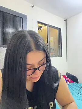 alissonfernandez_ Show in webcam