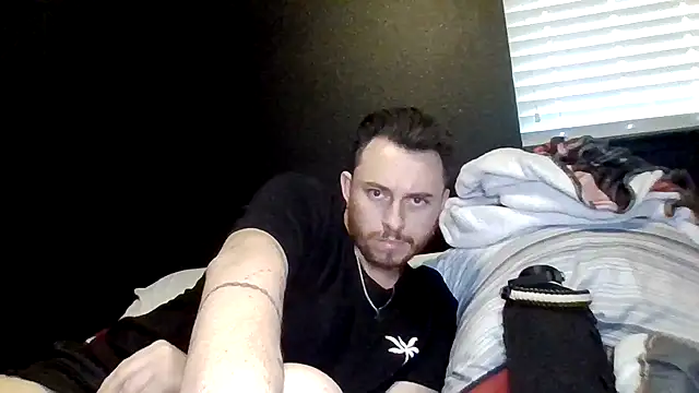 Mikecloudyhawk's Live XXX Chat